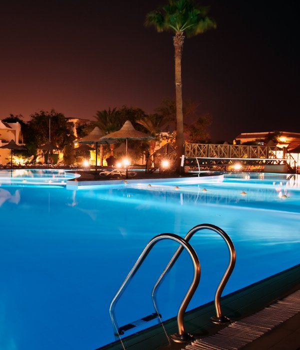 Commercial Pool Lighting