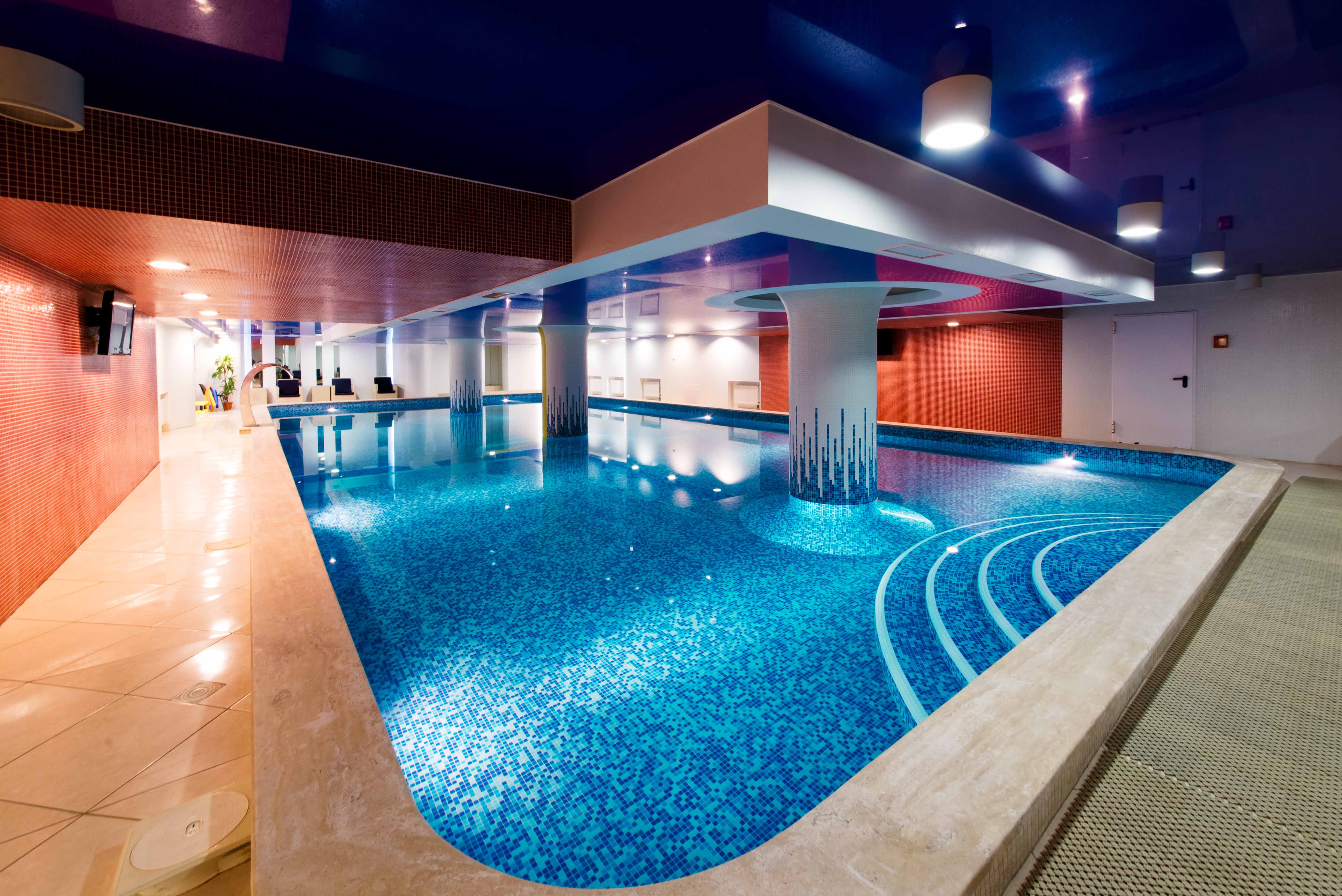 1714438268397372.jpg indoor swimming pool lighting